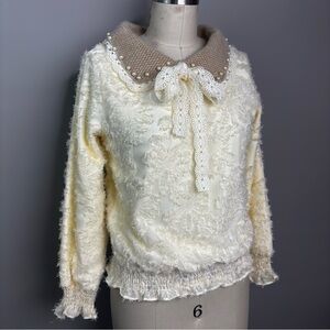 Unique Cream Textured Bows & Pearls Sweater Top Small